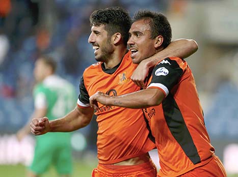 קרובים מתמיד להישארות (צילום: אלן שיבר)