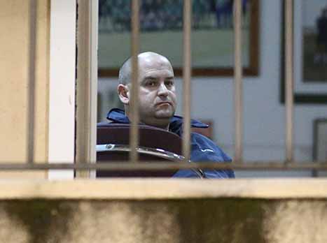 שחם. נשאר בקשר עם נעים (אלן שיבר)