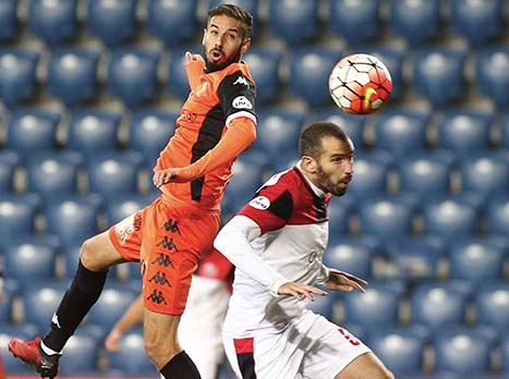 רוצה להאריך חוזה. קפילוטו (אלן שיבר)