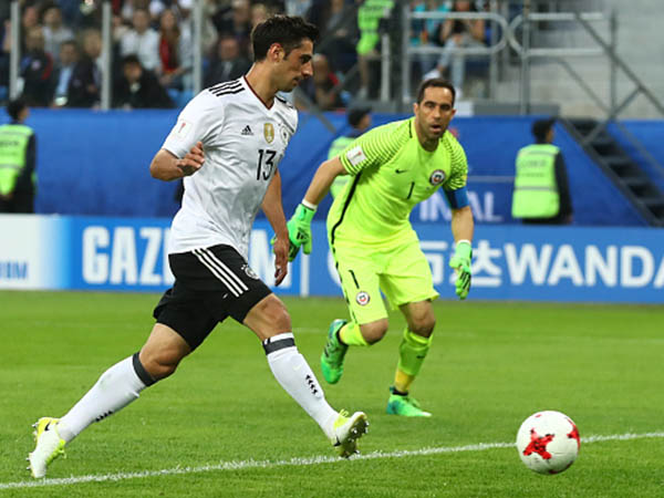 שטינדל מגלגל, בראבו יכול רק להסתכל (getty)