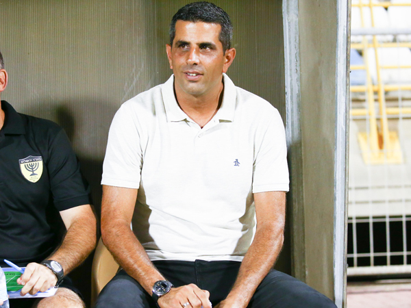 עם הראש לליגה. שרון מימר (דני מרון)