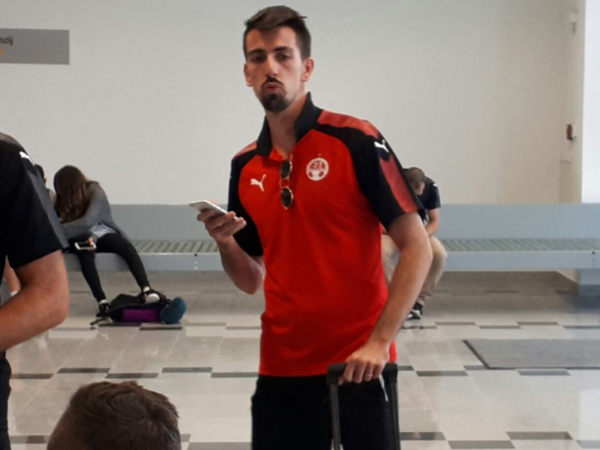 איסק קואנקה אחרי הנחיתה (האתר הרשמי של הפועל ב"ש)