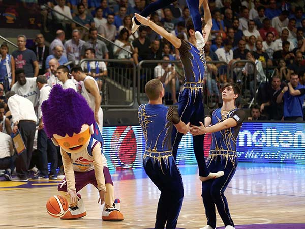 היה ניסיון לעשות שמח בין הרבעים (אלן שיבר)