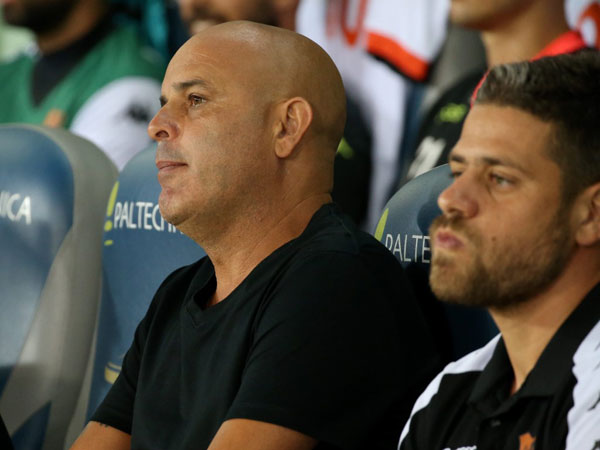 יום רע במשרד. אבוקסיס (יוסי שקל)