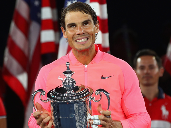 מדגמן את הגביע (getty)