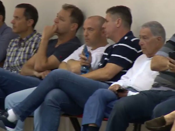 ההנהלה צפתה מהצד