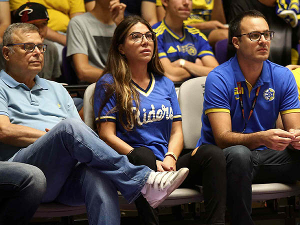 משפחת פדרמן עקבה מקרוב (צילום: אלן שיבר)