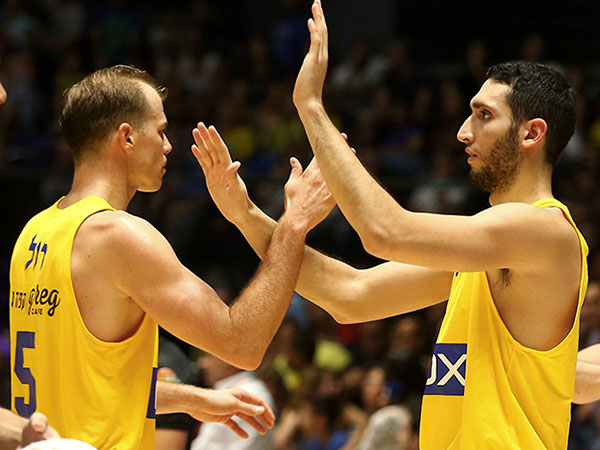 הזכייה השביעית של מכבי ת"א בגביע ווינר (צילום: אלן שיבר)