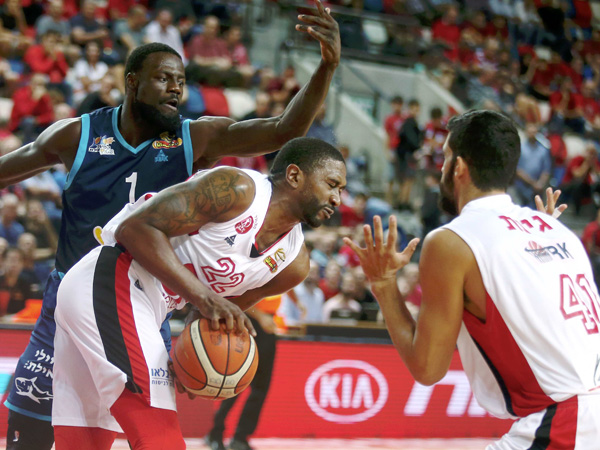 פתיחה טובה של מקניל והפועל ת"א (מנהלת הליגה)