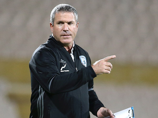 "לא נצא בהצהרות". לוין (אלן שיבר)