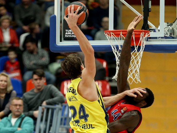 משחק שהיה בו הכל. וסלי עם דאנק אדיר (getty)