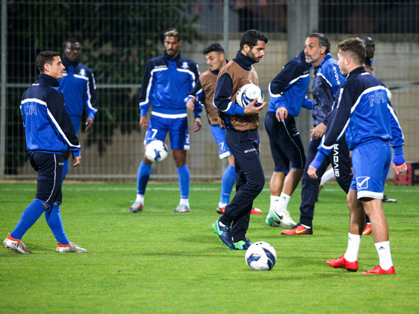 מצפים לאסיפה קשה (אנצ'ו גוש)