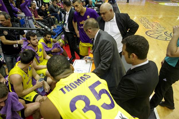 הסגולים הציגו משחק מבולגן (getty)