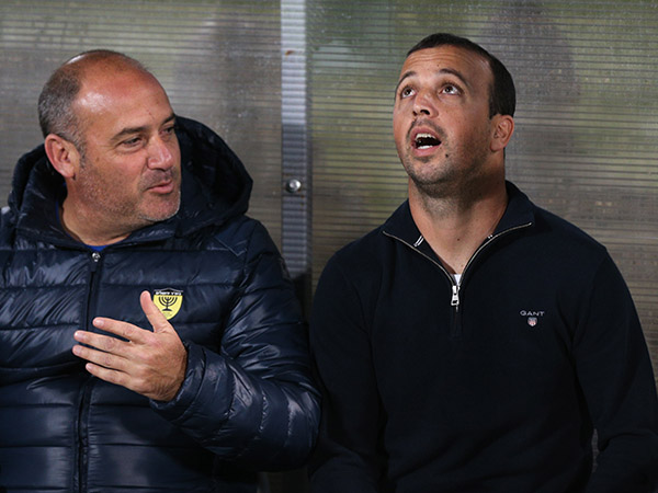 בן זקן שוב חטף (אנצ'ו ג'וש - סוכנות ג'יני)