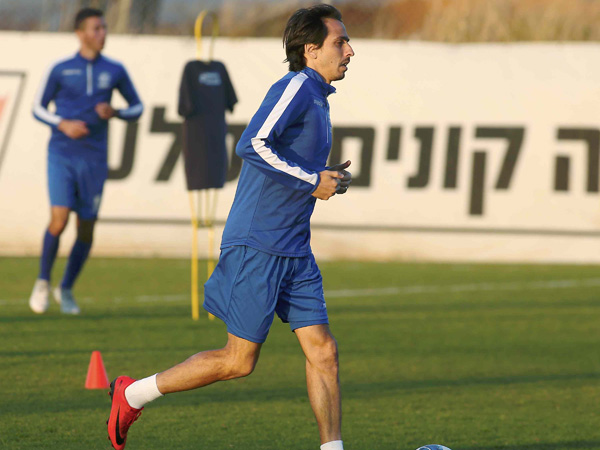 בניון. עוזר גם באימונים (אלן שיבר)