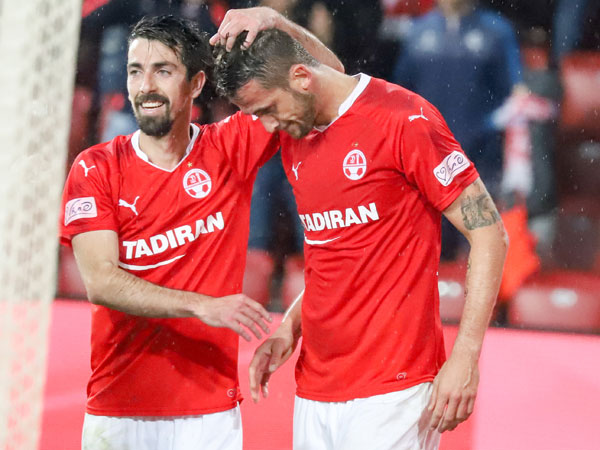 קואנקה ופקהארט. כבר היו רגל וחצי בחוץ (דני מרון)