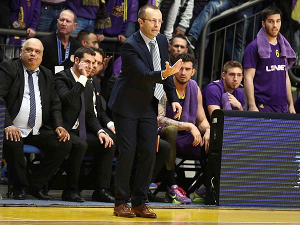 שחזר את ההישג מי-ם. שמיר (אלן שיבר)