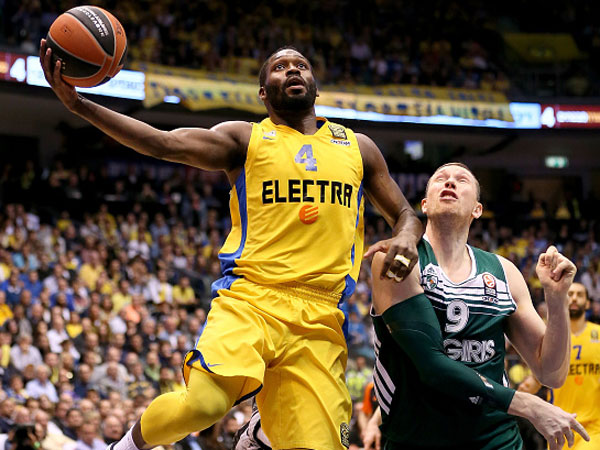 פארגו בימים בצהוב (getty)