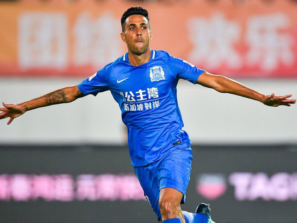 עדיין מאחורי השמות הגדולים. זהבי