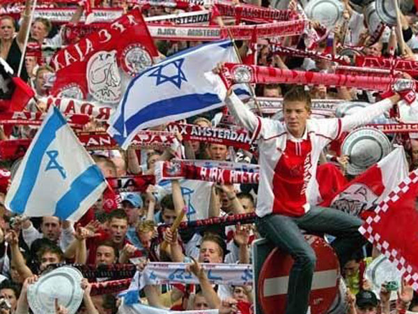 התיוג של אייאקס כ"קבוצת היהודים", גורם ללא מעט גילויי אנטישמיות נגדה