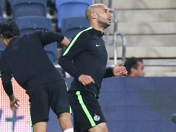 "עומר צריך ביטחון כמו כל שחקן. לא נתנו לו את זה בחיפה" (יוסי שקל)