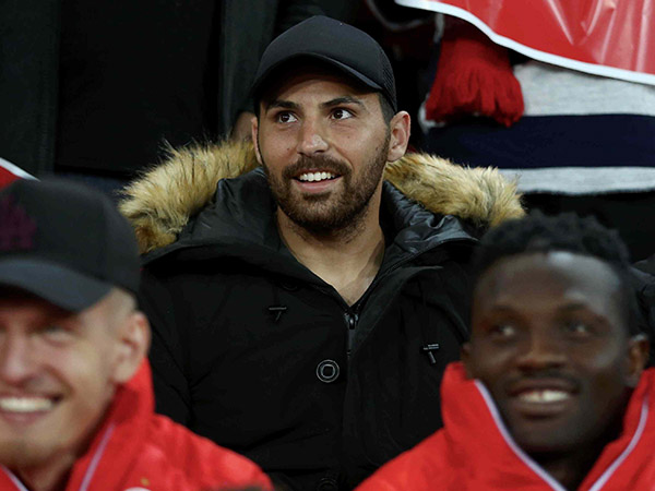 בשעה טובה הוא חוזר לאימונים. צדק (אלן שיבר)