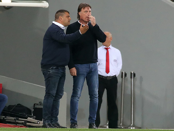 מנסה ללמוד מב"ש. דראפיץ' (יוסי שקל)