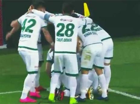 ניצחון לעאבד