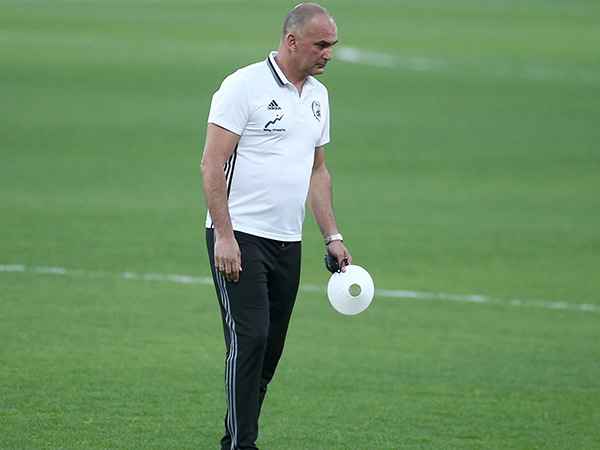 חזן. עד המשחק מול אירלנד, כבר יהיה מאמן קבוע (אלן שיבר)