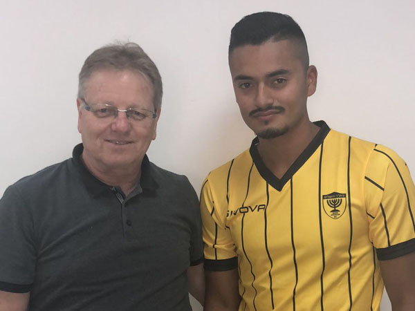 פלג חתם באמצעות סוכנו, מאיר ריפמן