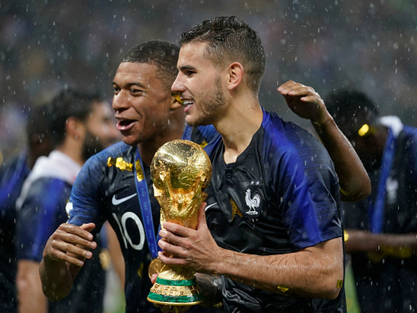 העתיד עוד לפניו. אמבפה אלוף עולם בגיל 19 (getty)