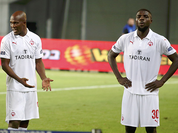 אוגו מעורב מאוד בקבוצה, וואקמה הוא עוף מוזר (אלן שיבר)