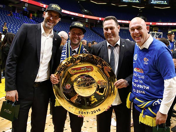 מכבי תל אביב התקפלה (אלן שיבר)