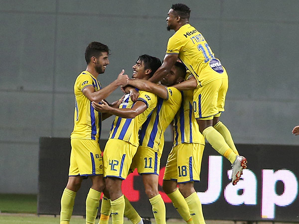 מכבי ת"א יכולה לכבוש יותר משלושה שערים? (אלן שיבר)