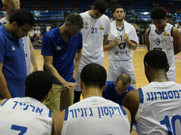 (באדיבות הפייסבוק של בני הרצליה)