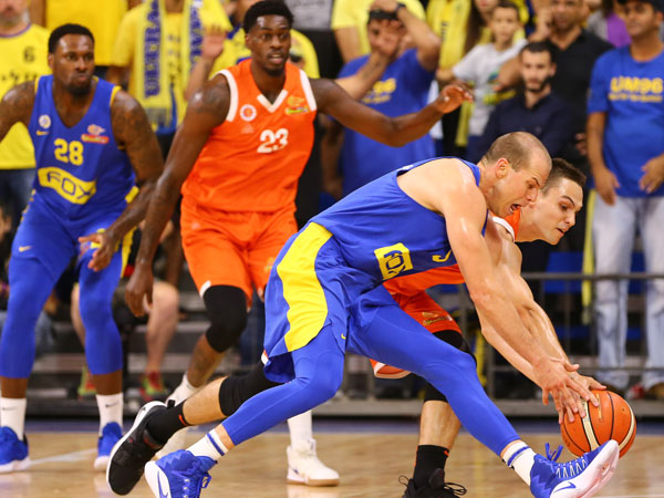 התואר הראשון הלך לאיבוד (מנהלת הליגה)