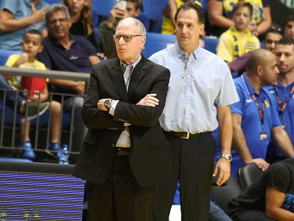 נאלץ להתמודד עם סגל חסר (אלן שיבר)