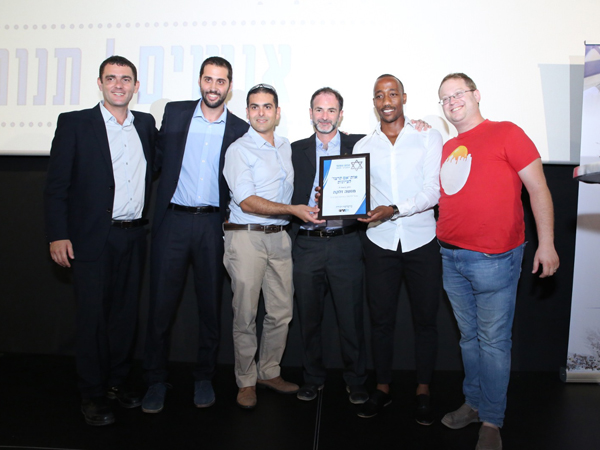 זלקה זכה לכבוד (קובי דוברז)