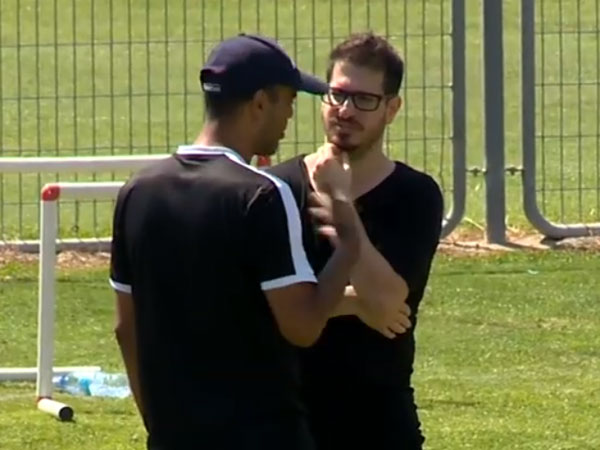 לוזון לא רצה לצרפו, חוגג שיכנע