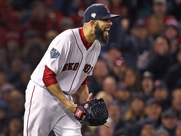 פרייס מאושר (צילום: Jim Davis/The Boston Globe via Getty Images)