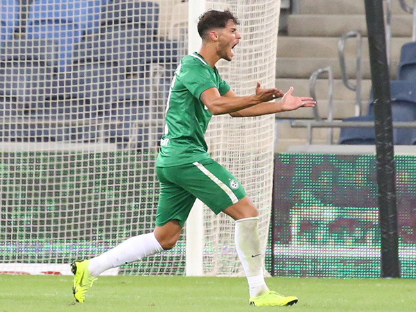 למה הוא נשלח להתאמן בצד? סאן מנחם (צילום: יוסי שקל)