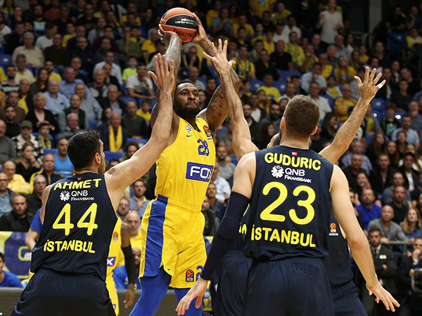 בלאק. הגנה חזקה בצהוב (אלן שיבר)