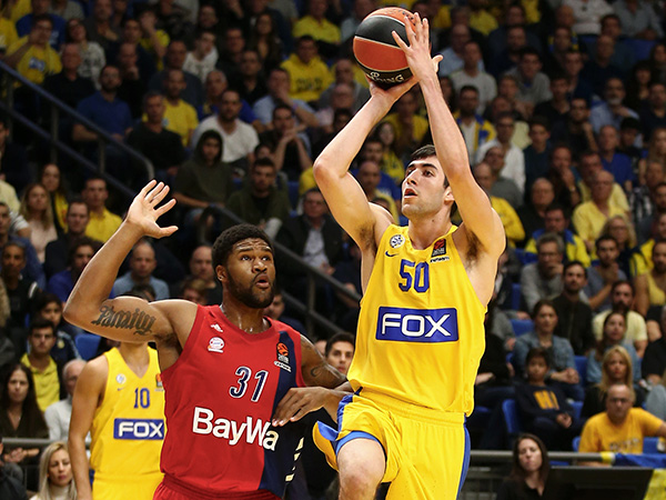 זןסמן. נשאר בפינה (אלן שיבר)