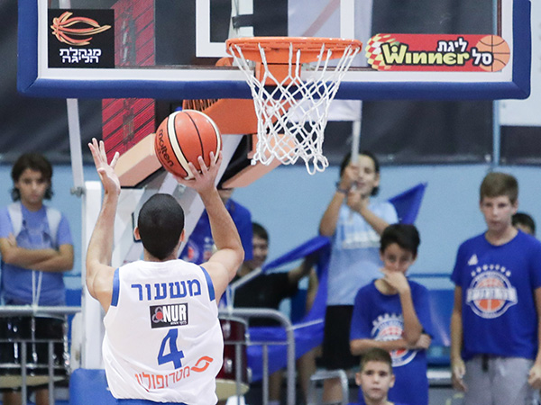 חוזר לעצמו. משעור (מנהלת הליגה)