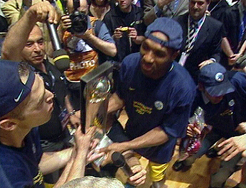 חגיגות הזכיה ב-2004. "ידענו שאנחנו קבוצה היסטורית"