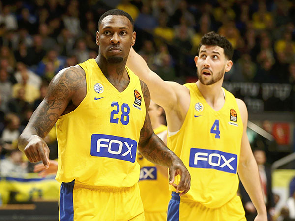 עזר למכבי לצאת מההלם. בלאק (אלן שיבר)