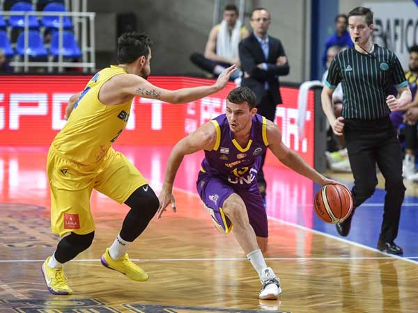 הובר, שלשה בגארבג' טיים (FIBA)