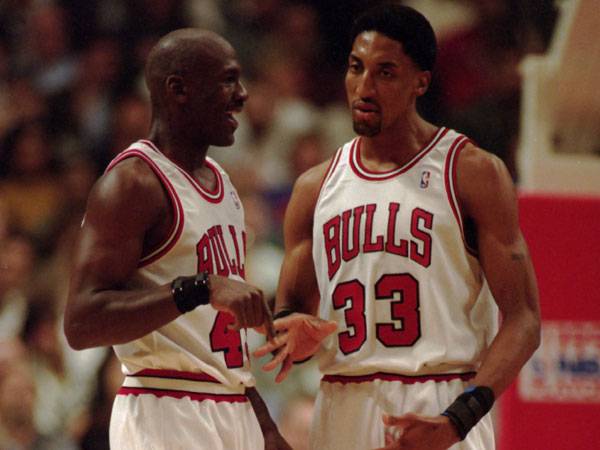 פיפן מגן על מייקל (getty)