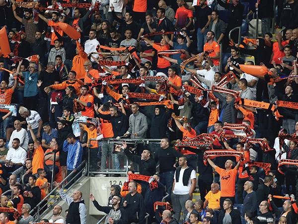 מחאה לפני המשחק מול הפועל חיפה. אוהדי בני יהודה