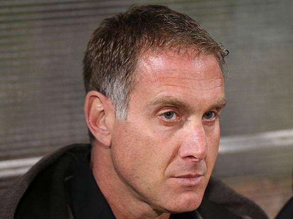 קשטן, החלטה מקצועית בלבד (אנצ'ו גוש, סוכנות ג'יני)